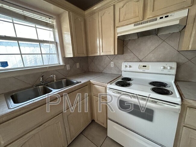 Building Photo - 1817 Tierra Dulce Dr