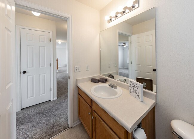 Building Photo - Lovely Home on East Side Near Military bas...