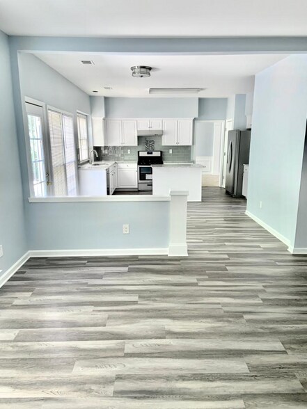 Building Photo - 400 Stedford Ln