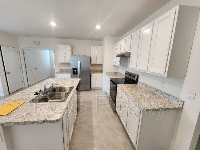 Building Photo - 3671 Giorgio Dr