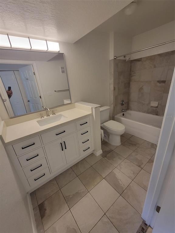 Building Photo - 823 Camargo Way