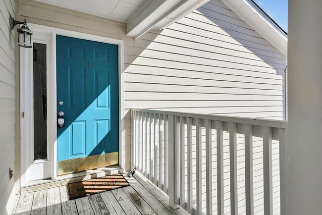 Building Photo - Freshly Painted! New Luxury Vinyl Plank Floors! Updated Lighting! Pool View Unit! Cape Cottages C...