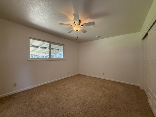 Building Photo - 9109 Midway