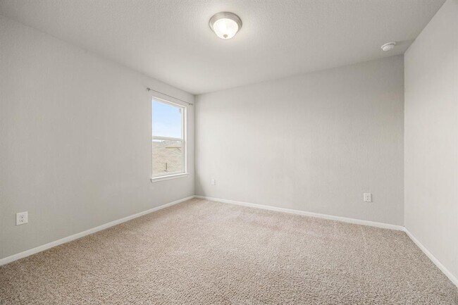 Building Photo - 13925 Heywood Dr