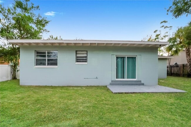 Building Photo - 6129 Hialeah St