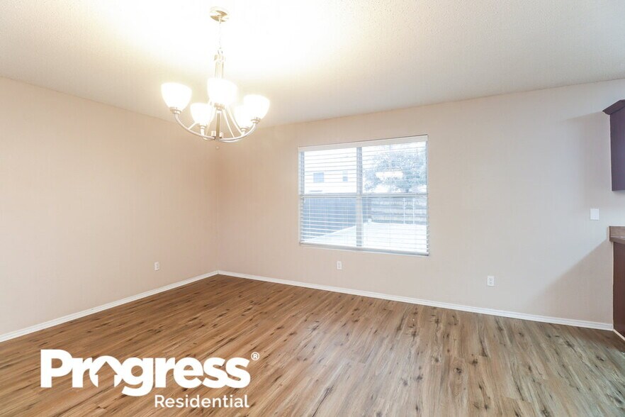 Building Photo - 317 Blairwood Dr