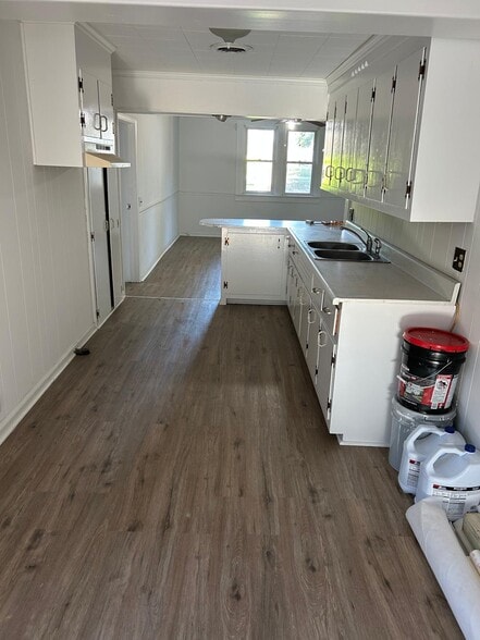 Building Photo - 4127 Hickory Rd