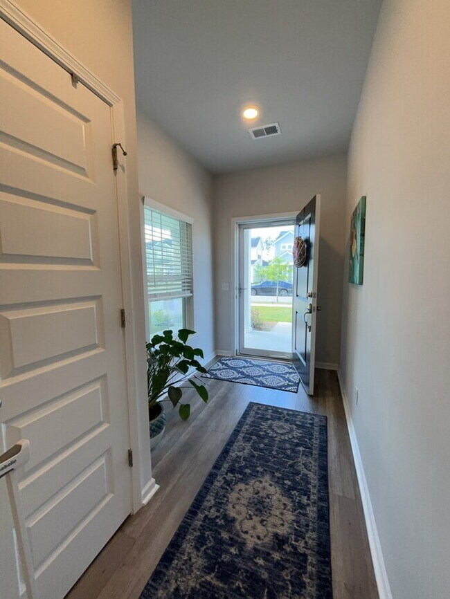 Building Photo - 135 Wood Sage Run