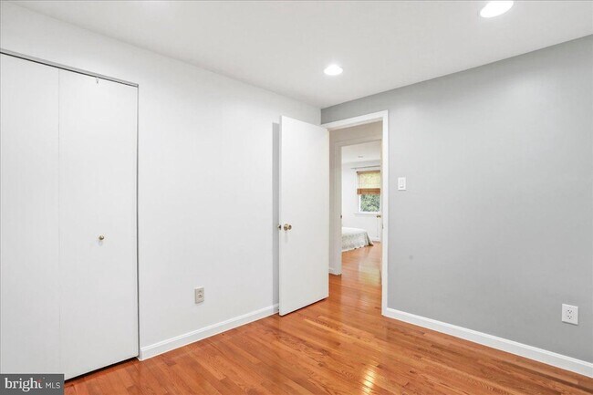 Building Photo - 2653 Fanieul Hall Ct