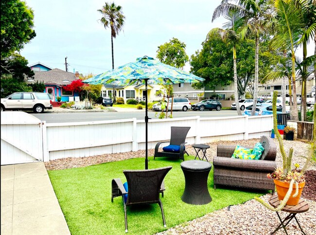 Building Photo - Coastal Charm in the Heart of Encinitas – 2 Bed, 1 Bath Avail 12/1