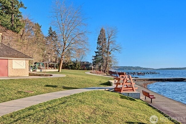 Building Photo - 4bd/3.5ba Kirkland Home