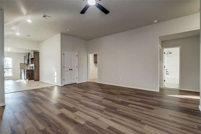 Building Photo - 12716 Heritage Oaks Dr