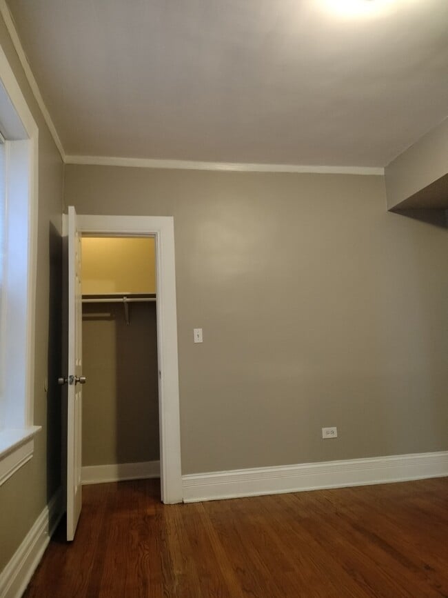 Building Photo - 7729 S Essex Ave