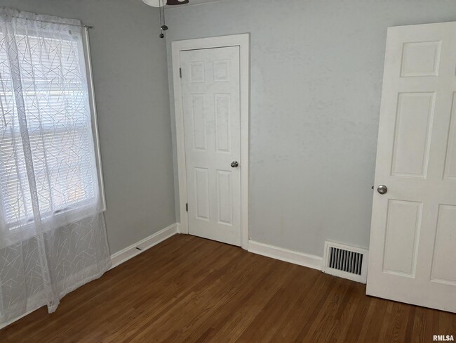 Building Photo - 3127 N Emery Ave
