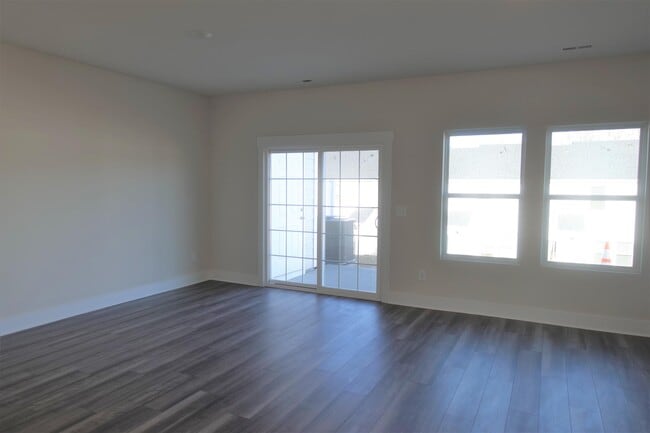 Building Photo - 100 Tramore Ln