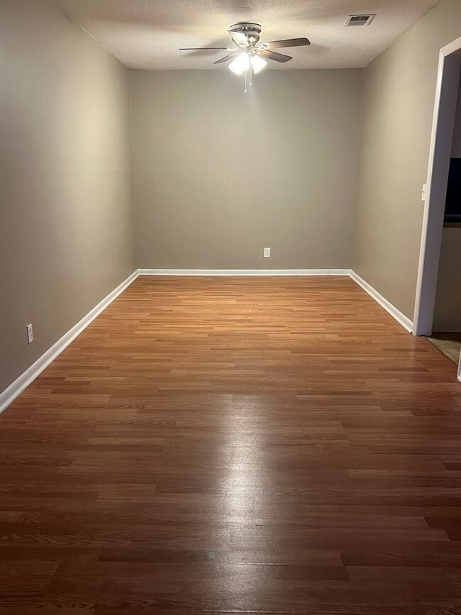 Building Photo - 321cam