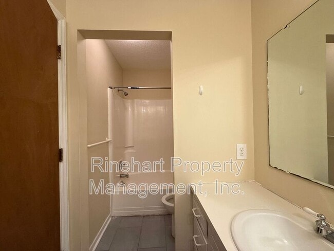 Building Photo - 290 Ratterree Cir