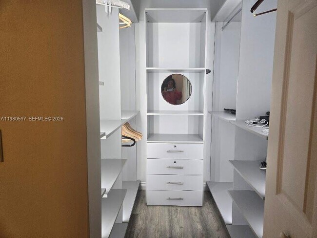 Building Photo - 888 Douglas Rd