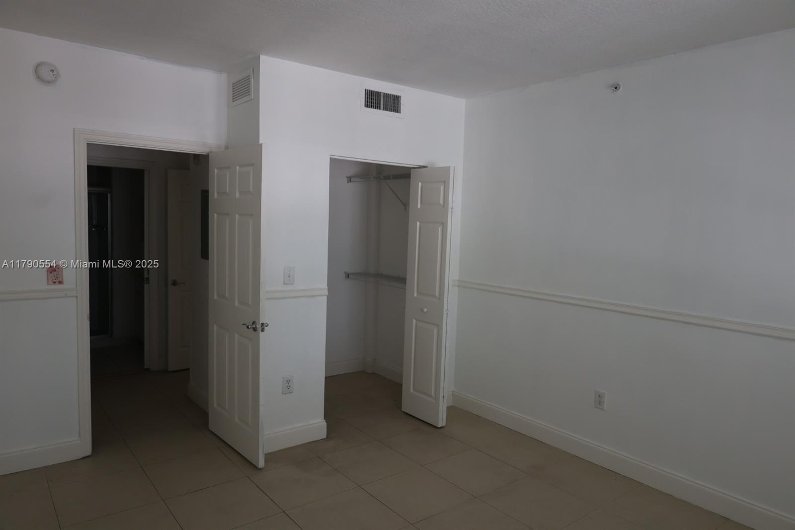 Building Photo - 6801 SW 44th St