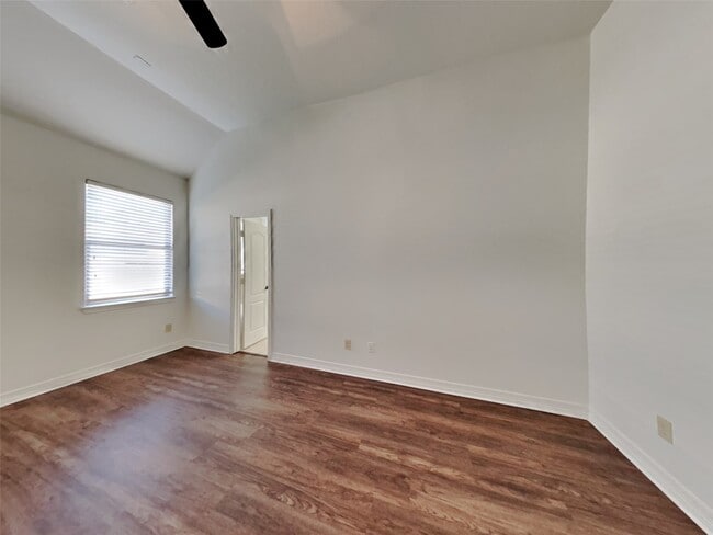 Building Photo - 10224 Forest Glade Ct