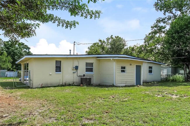 Building Photo - 5915 Beechmont Blvd