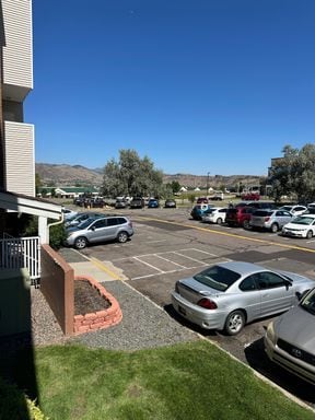 Building Photo - Nice 1 Bedroom 1 Bathroom Condo in Golden with Pool!! Available NOW!!