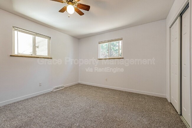 Building Photo - 287 Troy St