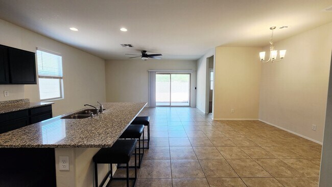 Building Photo - 3 bed in Casa Grande!
