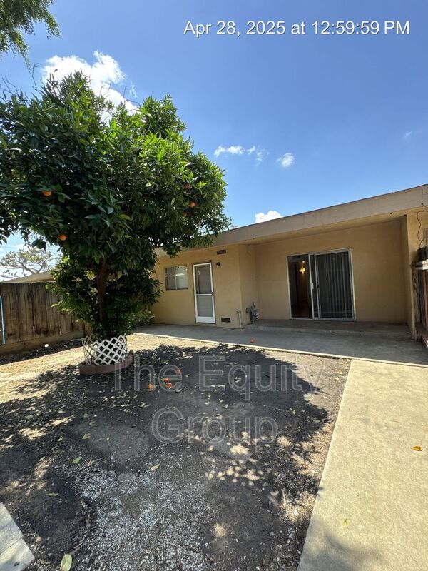 Building Photo - 1140 W Tulare Ave