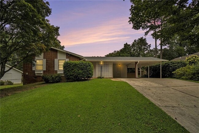 Primary Photo - 1225 Laurel Hill Dr