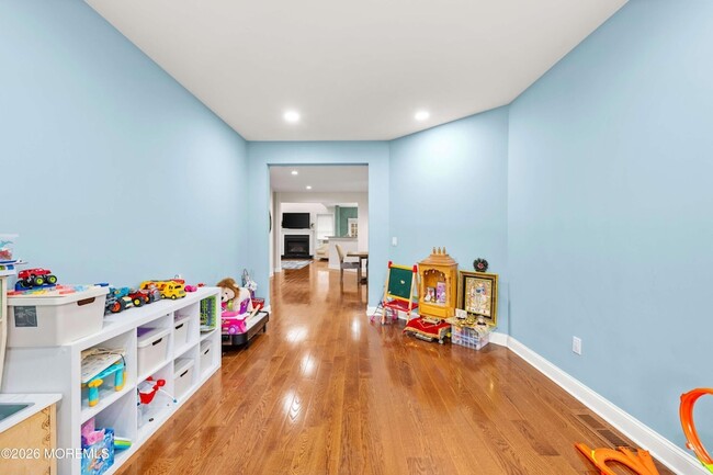 Building Photo - 2 Gonzalez Dr