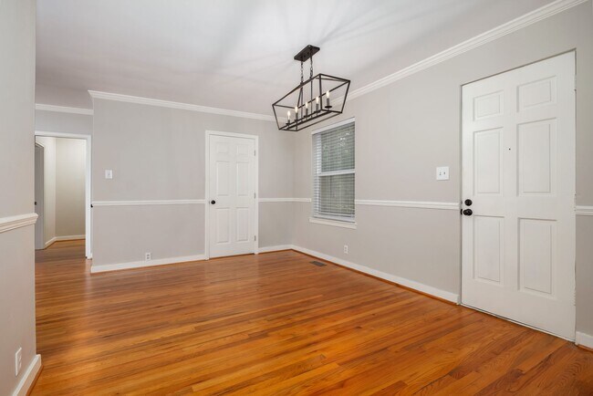 Building Photo - Beautiful Large Condominium for Lease Now