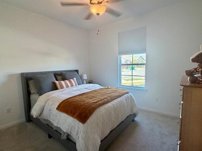 Building Photo - 193 Slenderleaf Dr