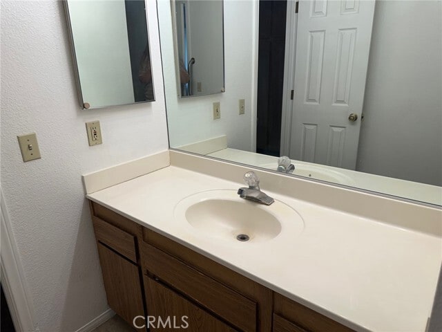 Building Photo - 27535 Lakeview Dr