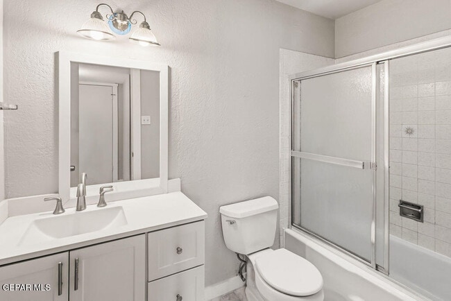 Building Photo - 6932 Escondido Dr