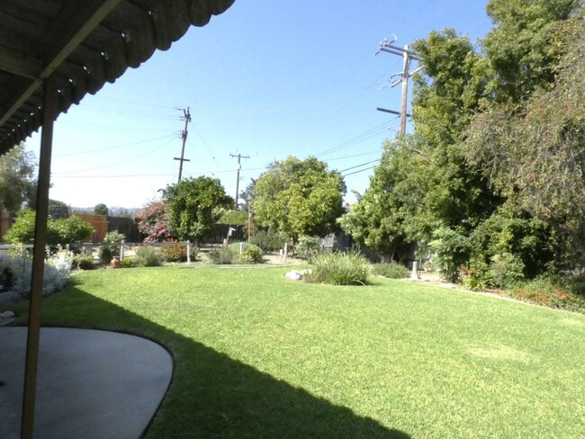 Building Photo - *Available NOW  in Whittier!*