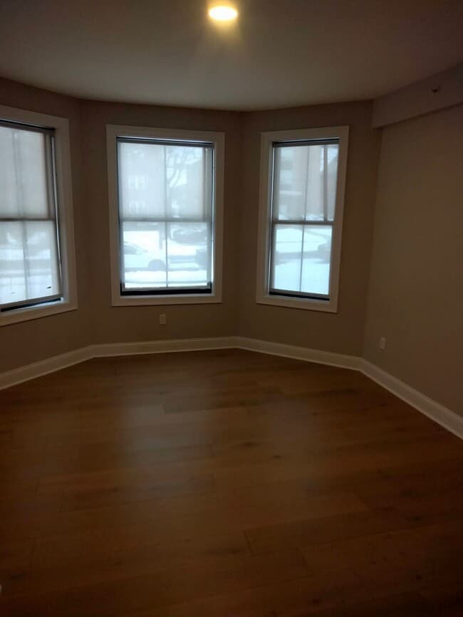 Building Photo - 24 Imlay St