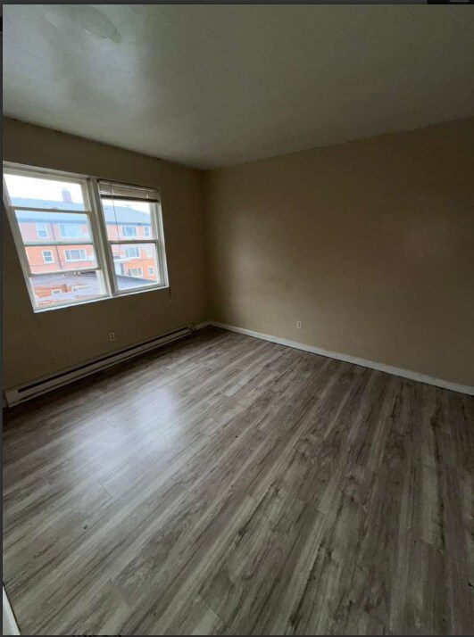 Building Photo - 13975 Superior Ave