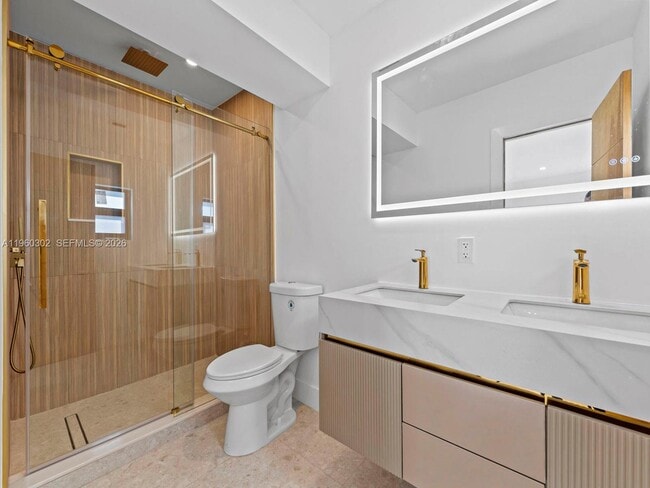 Building Photo - 5841 SW 13th St