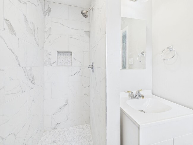 Building Photo - 2222 Brightmoor Ct