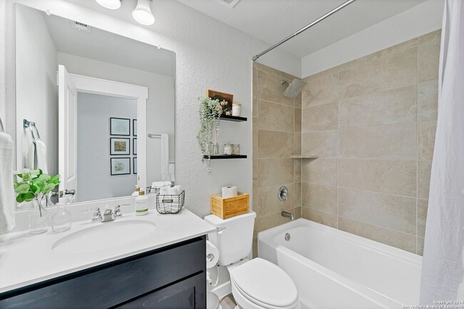 Building Photo - 4323 W Vasquez Cir