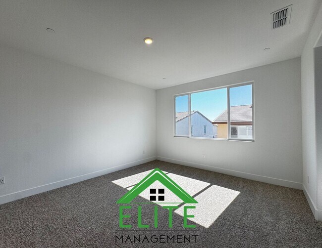 Building Photo - Spacious 4-Bedroom Home in Prime Folsom Lo...