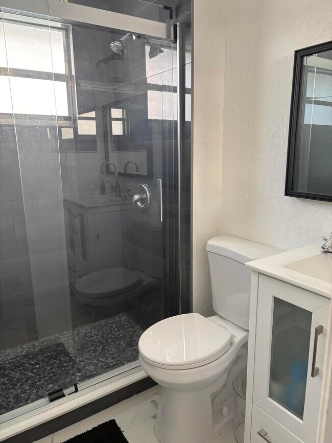 Building Photo - 3825 Patio Ct