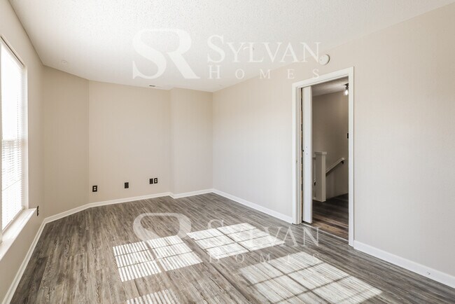 Building Photo - This lovely 4BR, 2.5BA home is move-in ready