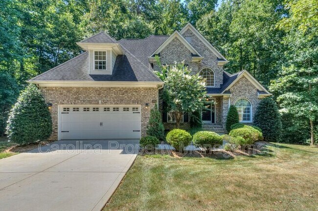 Building Photo - 181 Streamside Pl