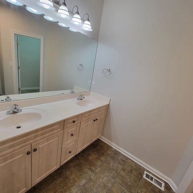 Building Photo - 3 Bedroom, 2 Bathroom Rental With Garage