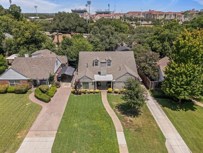 Building Photo - TCU-3518 Westcliff Rd