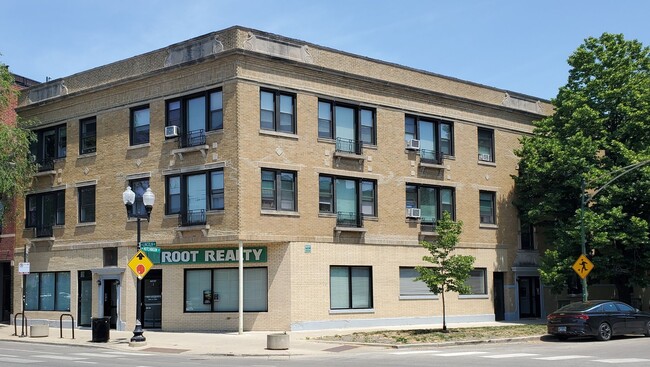 Building Photo - Lincoln Square / North Center – Big Corner...