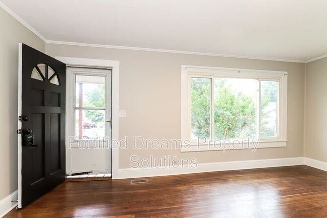 Building Photo - 346 Peachtree St