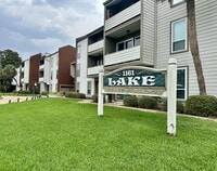 Building Photo - 1161 Lake Ave